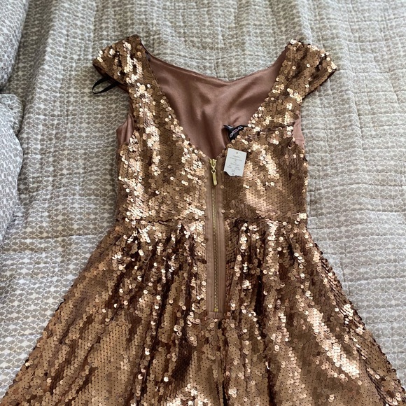 NWT BEBE sequin Dress Size S - Picture 3 of 5